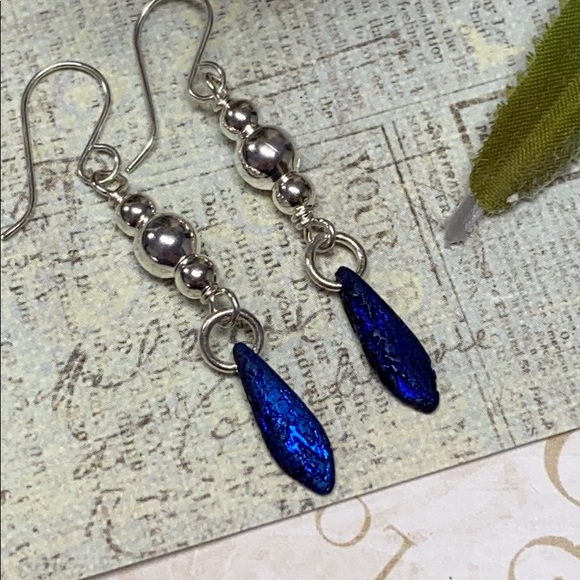 covovalli Jewelry - 925 blue iridescent dagger earrings silver beads
